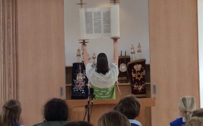 Owl and Robin Class trip to the Beth Shalom Reform Synagogue